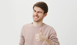 Achieving Your Smile Goals: A Guide to Choosing the Right Teeth Whitening